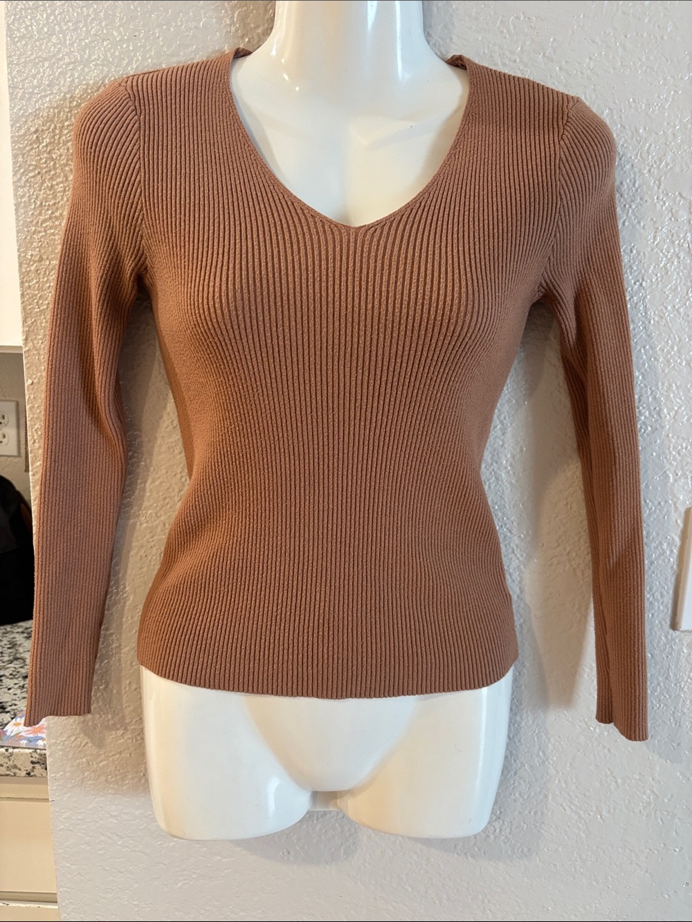 Classic V-Neck Ribbed Sweater - Camel Brown